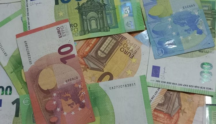 billet en euro sur le marché noir algérien